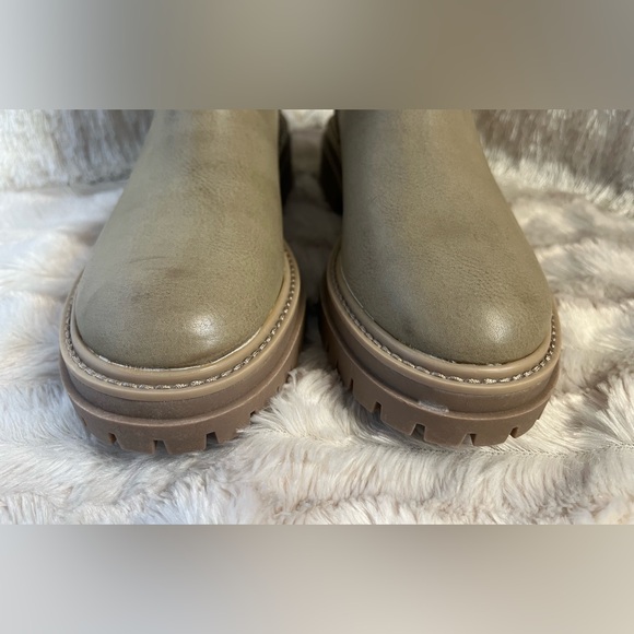 NWOT TIME and TRU Memory Foam Tan Waterproof Boots - Picture 5 of 15